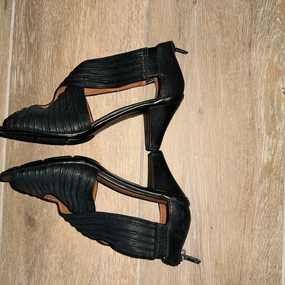 Gentle Souls Black Osaka Rama Leather Heels Size 7 - Picture 6 of 8